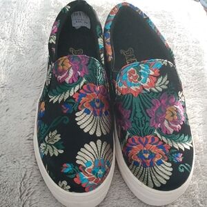 Brash Black Floral Slip-On Sneakers
